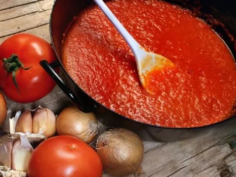 Đại kỵ khi ăn cà chua, biết mà tránh để khỏi "nuôi lớn" mầm bệnh