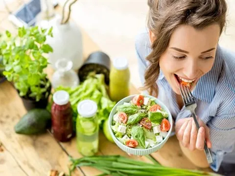 Nghiên cứu của ĐH Harvard: Quy tắc "2 hoa quả - 3 rau củ" khi ăn giúp kéo dài tuổi thọ, duy trì đều đặn cơ thể khỏe mạnh, bệnh tật tránh xa