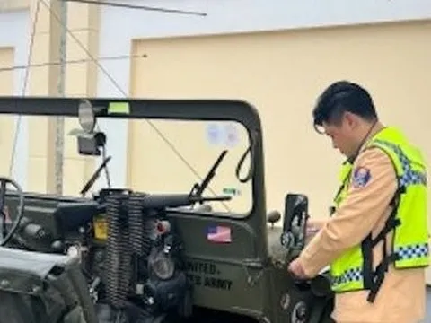 Công an truy nguồn gốc xe Jeep chở người đẹp diễu hành phố biển Cửa Lò