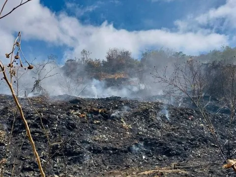 Lâm Đồng: Tiếp tục dập lửa tại bãi rác Cam Ly sau 4 ngày phát hỏa