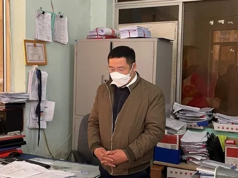 Bắt tạm giam 2 cán bộ chi cục thuế ở Cao Bằng