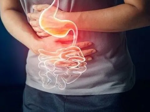 Nam thanh niên mắc bệnh hiếm gặp ở dạ dày, không thể nằm