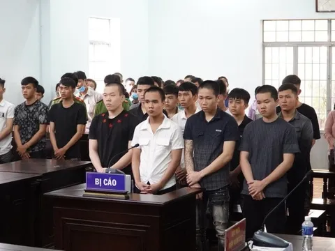 Tuyên án 15 thanh thiếu niên chém người gây thương tích giữa phố