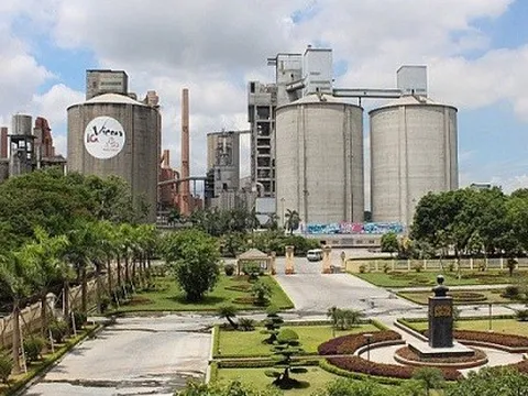 Bắt 5 cán bộ của Công ty Xi măng Hoàng Thạch