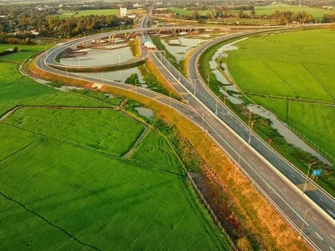 Ưu tiên vật liệu để đẩy nhanh tiến độ các dự án giao thông Vùng Đồng bằng sông Cửu Long