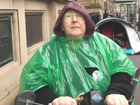 Mẹ đấu tranh 48 năm mới nhận được hài cốt con trai từ bệnh viện