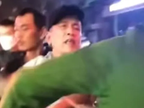 Xử lý đối tượng chở bạn nữ không mũ bảo hiểm, tát vào mặt công an khi bị kiểm tra