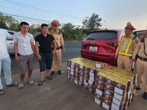 Nợ nần vì đánh bạc, một đối tượng mua hơn 300kg pháo lậu đi tiêu thụ