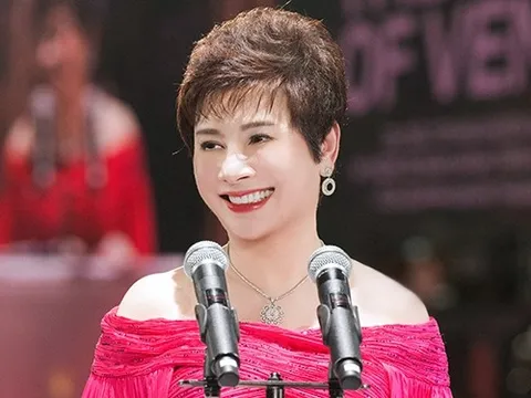 Phía sau dạ tiệc phục hưng sang trọng của nữ doanh nhân Đặng Thanh Hằng
