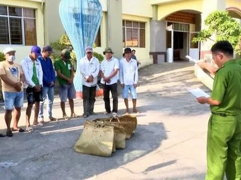 Bắt quả tang 8 đối tượng đá gà ăn tiền, tạm giữ 48 triệu đồng