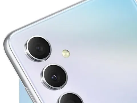 Samsung lặng lẽ ra mắt Galaxy M54 giá cực chất