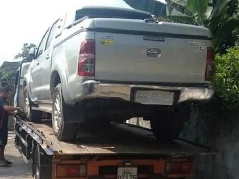 Cả gan đốt xe ô tô hàng xóm vì không mời dự liên hoan