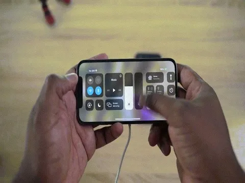 iPhone và smartphone Androdi bị đối xử ra sao khi bị "chán"?