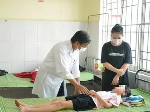 Vụ hàng chục học sinh nhập viện sau khi nhận bóng bay: Tạm giữ những người liên quan