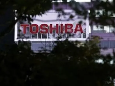 Con đường nào đưa Toshiba từ biểu tượng về thiết bị điện tử, năng lượng hạt nhân... đến bán mình, hủy niêm yết?