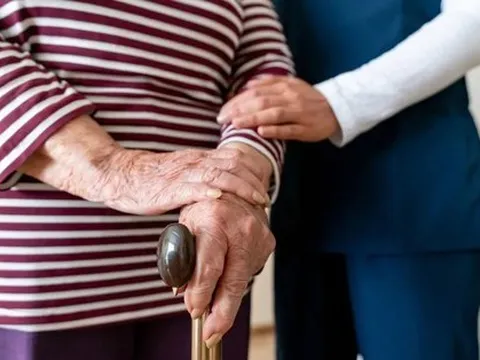 Nhận biết các dấu hiệu đột quỵ và cách xử lý kịp thời