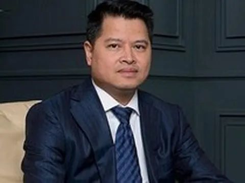 Tăng 24% từ đầu tháng, chủ tịch một ngân hàng lớn áp sát Top10 người giàu nhất sàn chứng khoán
