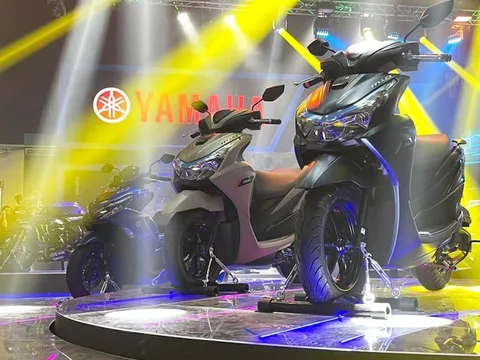 "Kẻ ngáng đường" Honda Lead và "vua tay ga" Vision trình diện, thiết kế và trang bị có đủ tầm?