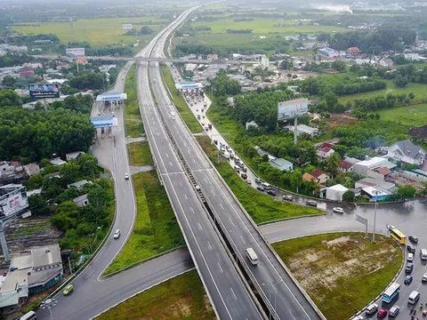 Đường cao tốc phải có tối thiểu 4 làn theo đúng tiêu chuẩn