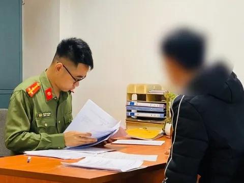 Xử phạt thanh niên “báo chốt” cảnh sát giao thông