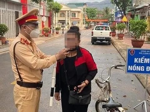 Người phụ nữ đi xe đạp bị phạt nồng độ cồn khai lý do bất ngờ