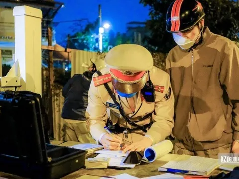 Mỗi ngày chậm nộp tiền phạt vi phạm hành chính sẽ bị tính thêm 0,05%