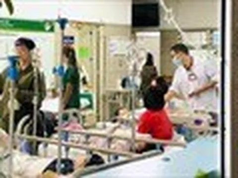 Vụ học sinh nghi bị ngộ độc sau khi đi tham quan: Đề nghị tạm dừng hoạt động bếp ăn nhà trường