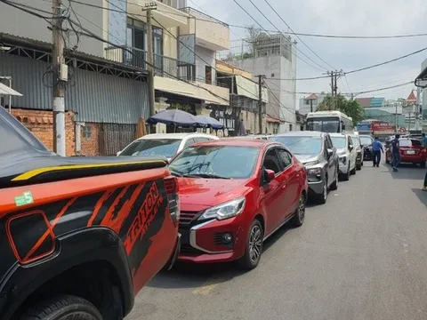 Tp.HCM: Đăng kiểm vẫn quá tải, tài xế không biết chờ đến khi nào