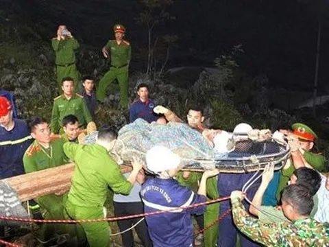 Sức khoẻ nam thanh niên bị ô tô húc rơi xuống hang sâu 56m giờ ra sao?