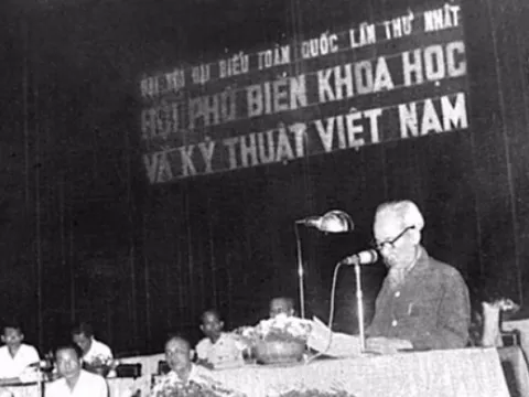 Trọng trí thức là thuộc tính của Đảng ta