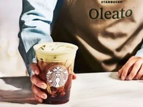 Starbucks gặp rắc rối lớn: Khách hàng tố sản phẩm tâm huyết 'cà phê dầu ô liu' khiến họ buồn nôn, đi ngoài
