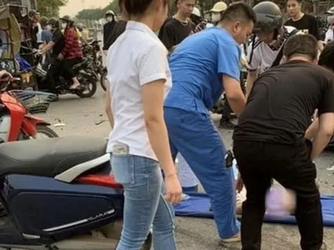 Cháu bé 3 tuổi chấn thương nghiêm trọng trong vụ xe điên tông hàng chục xe máy