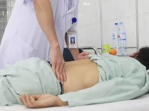 Bác sĩ cảnh báo tình trạng đau lưng tưởng đơn giản nhưng có thể là biểu hiện của ung thư