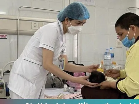 Bé sơ sinh ngộ độc thuốc trầm cảm từ mẹ