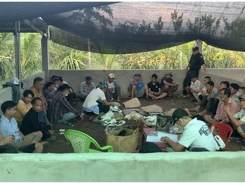Long An: Triệt phá thành công sòng bạc lớn, bắt quả tang 56 đối tượng