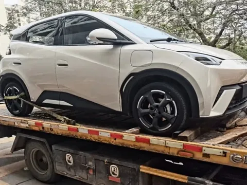 Ô tô rẻ nhất của BYD vừa về đại lý, giá từ 272 triệu đồng