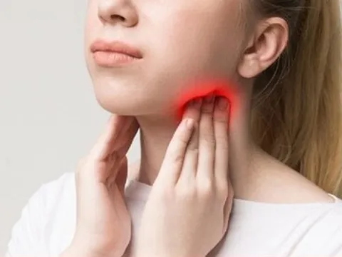 Nổi hạch dưới hàm có nguy hiểm không?