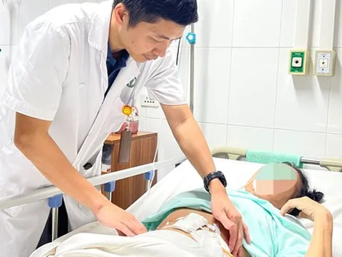 Thủng ruột vì ăn tổ yến hầm với táo đỏ cả hạt