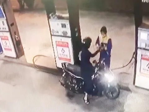 Tạm giữ người phụ nữ đi xe SH cướp giật tập tiền tại cây xăng