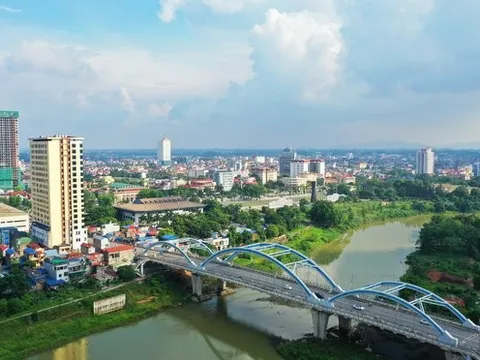 Tỉnh duy nhất không thuộc vùng kinh tế trọng điểm nhưng có GRDP bình quân lọt top 10 cao nhất Việt Nam