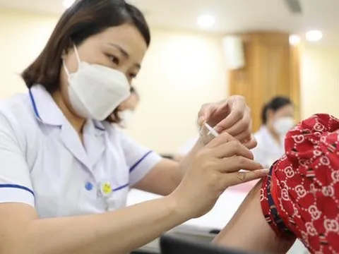 Số ca mắc Covid-19 tăng gần 4 lần, ghi nhận người mắc nặng: Chuyên gia chỉ ra 4 lý do