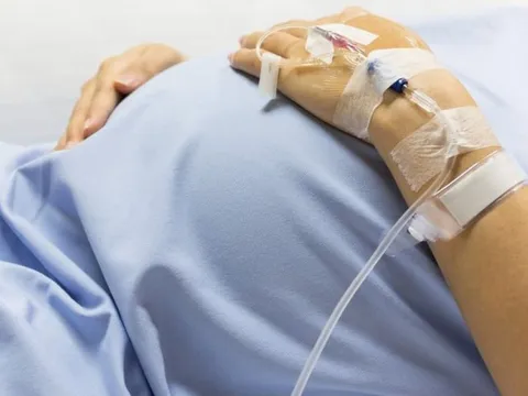 Bệnh viện tại Trung Quốc thử nghiệm cấy ghép tử cung