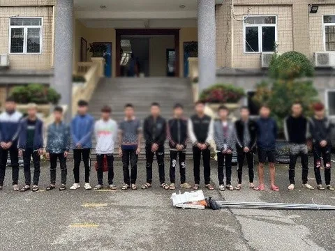 Bắt giữ 16 thanh niên mang hung khí đi tìm "đối thủ"
