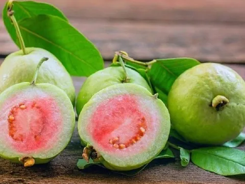 Những người không nên ăn nhiều ổi