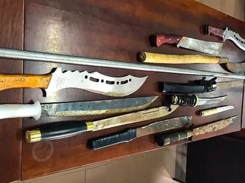 Ngăn chặn 9 thiếu niên dùng hung khí đánh nhau vì ghen tuông