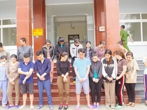 Triệt phá đường dây đánh bạc hàng trăm tỷ, nhiều quý bà tham gia