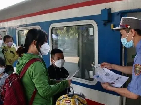 Hà Nội yêu cầu người dân sử dụng phương tiện công cộng phải đeo khẩu trang