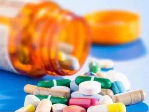 Tự ý mua thuốc điều trị, bác sĩ chỉ ra hậu quả khôn lường