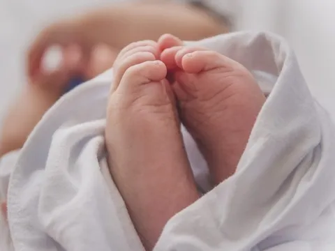Vĩnh Long: Nữ sinh 14 tuổi sinh con, công an vào cuộc điều tra