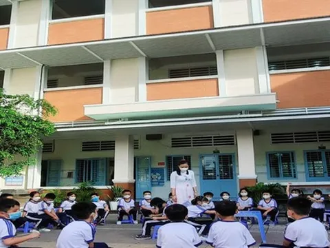 Xôn xao vụ test COVID-19 cho học sinh tiểu học ở Cần Thơ
